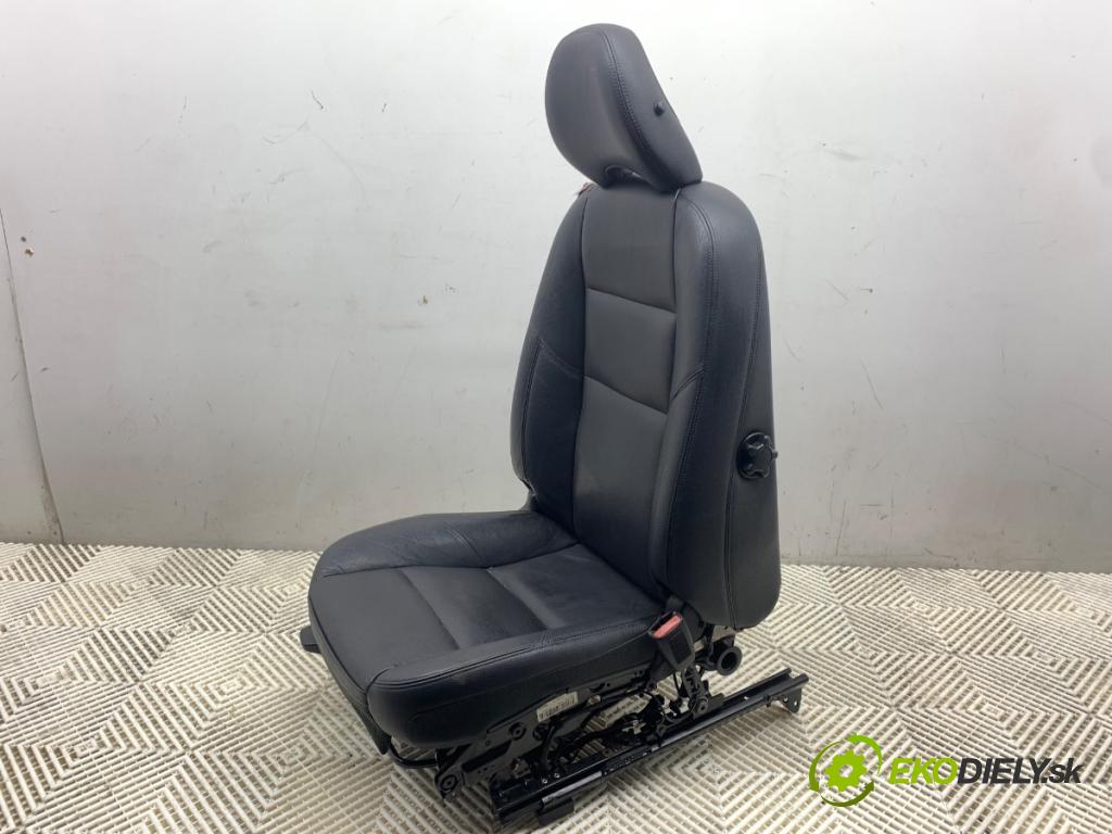 VOLVO C30 liftback 2007 100 kW 2.0 D 1998 Sedadlo pravy predný