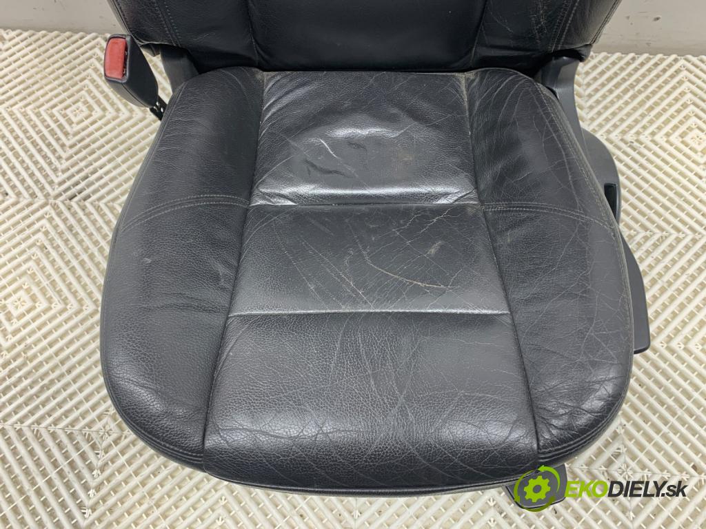 VOLVO C30 liftback 2007 100 kW 2.0 D 1998 Sedadlo ľavy predný