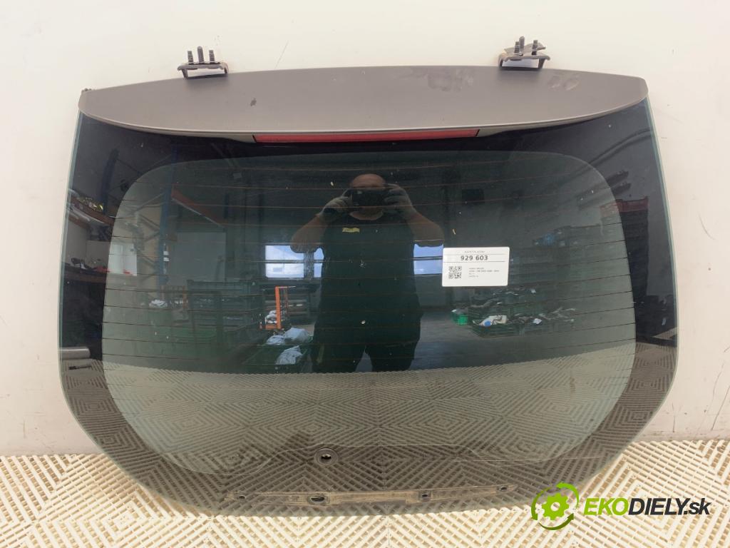 VOLVO C30 liftback 2007 100 kW 2.0 D 1998 kapota zad Okno 