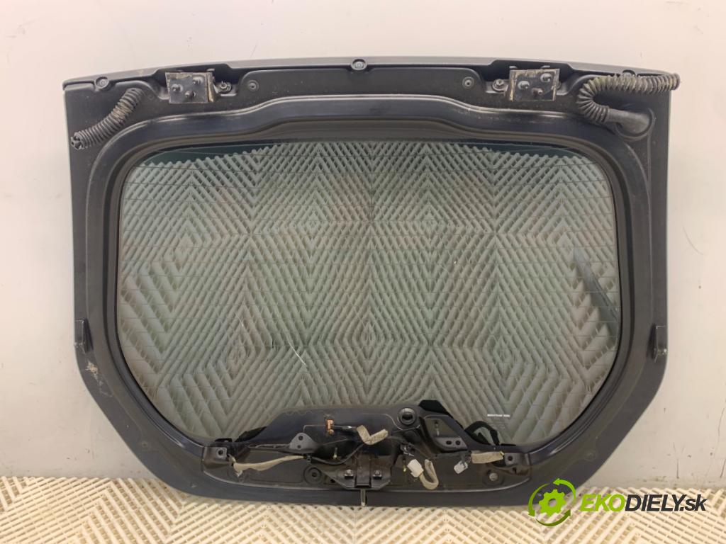 VOLVO C30 liftback 2007 100 kW 2.0 D 1998 kapota zad Okno