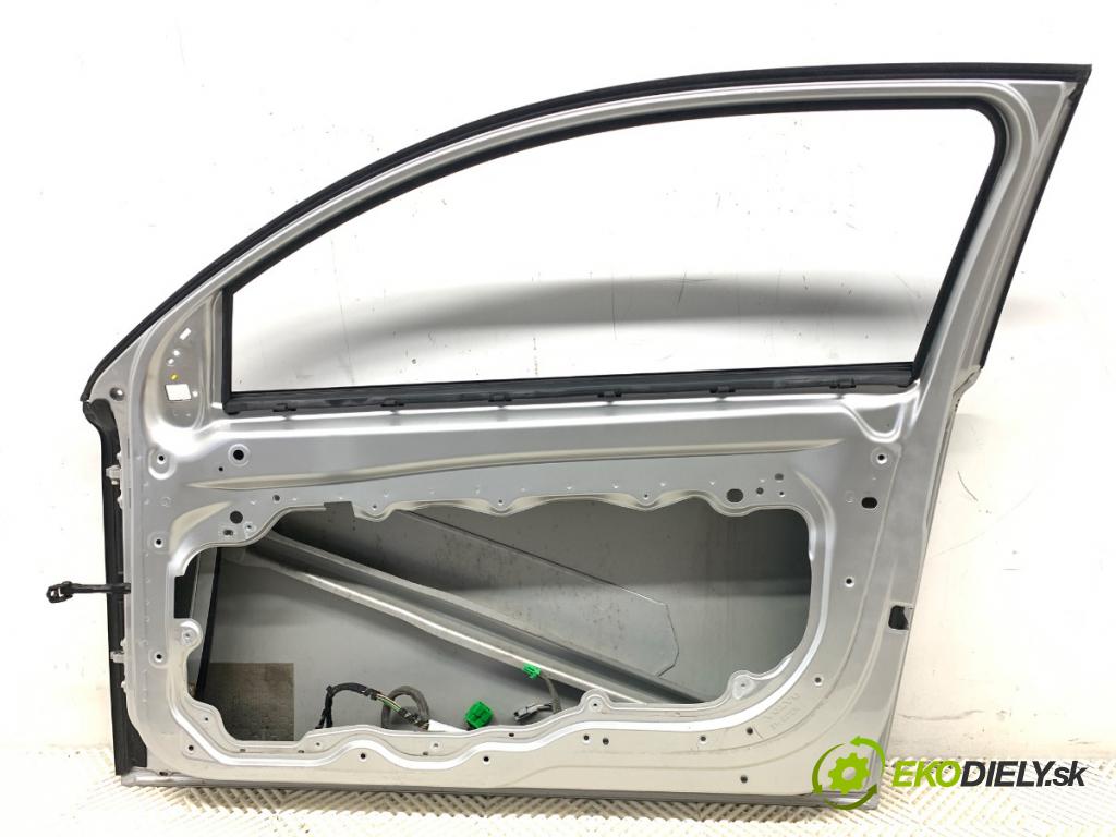 VOLVO C30 liftback 2007 100 kW 2.0 D 1998 Dvere pravy predný 426-26