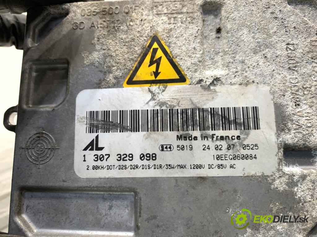 VOLVO C30 liftback 2007 100 kW 2.0 D 1998 měnič XENON 1307329098 (Řídící jednotka xenonu)
