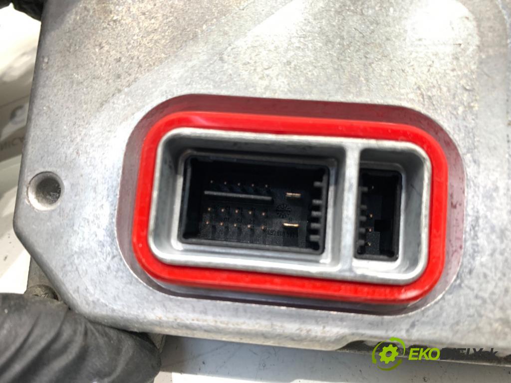 VOLVO C30 liftback 2007 100 kW 2.0 D 1998 měnič XENON 1307329098 (Řídící jednotka xenonu)