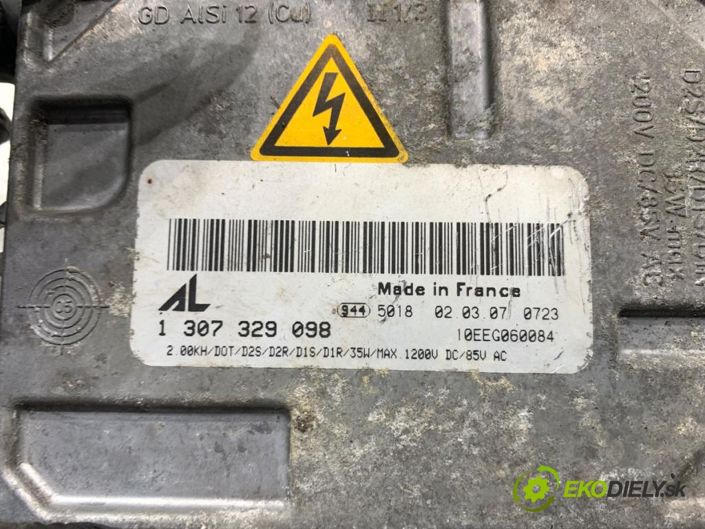 VOLVO C30 liftback 2007 100 kW 2.0 D 1998 měnič XENON 1307329098 (Řídící jednotka xenonu)