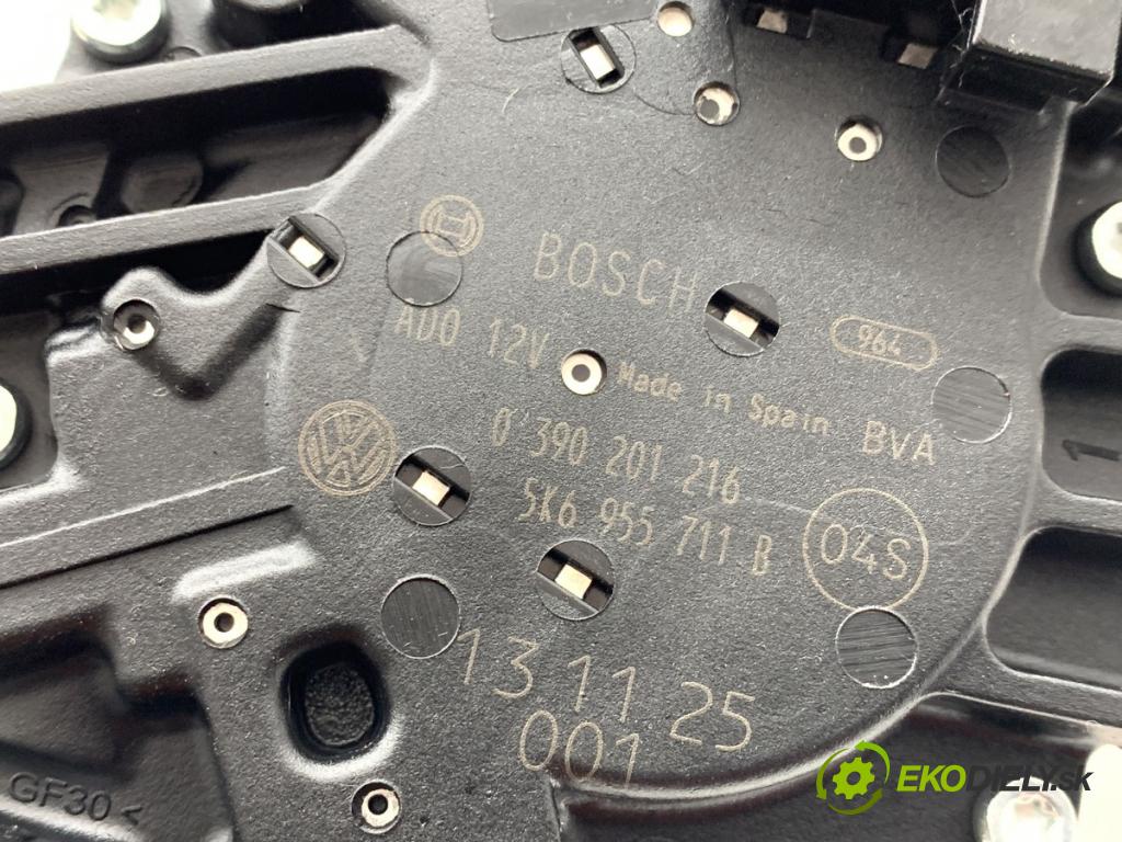 VW POLO V liftback 2013 44 kW 1.2 1198 motor stěračů zadní část 5K6955711B