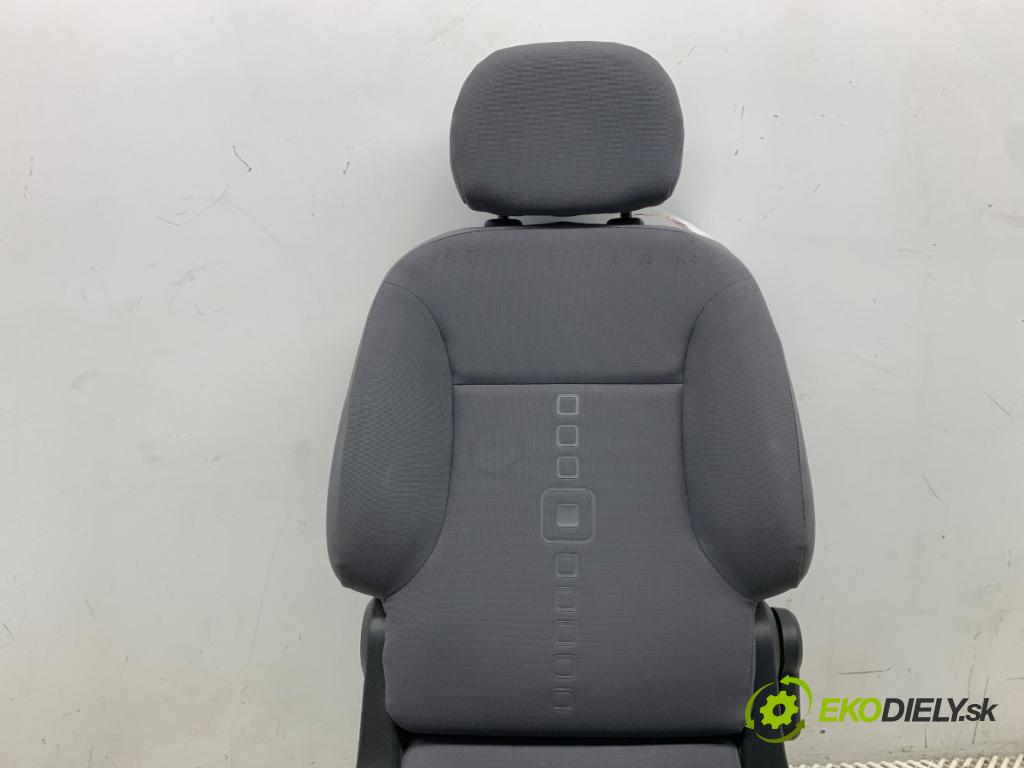 CITROEN BERLINGO II Nadwozie pełne/minivan 2015 66 kW 1.6 HDi 90 16V 1560 Sedadlo ľavy predný