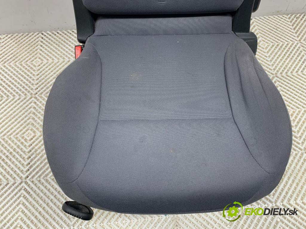 CITROEN BERLINGO II Nadwozie pełne/minivan 2015 66 kW 1.6 HDi 90 16V 1560 Sedadlo ľavy predný