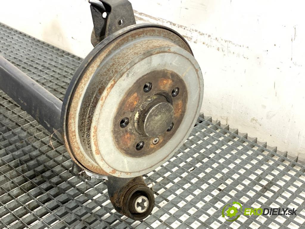 VW POLO V liftback 2013 44 kW 1.2 1198 výztuha zadní část