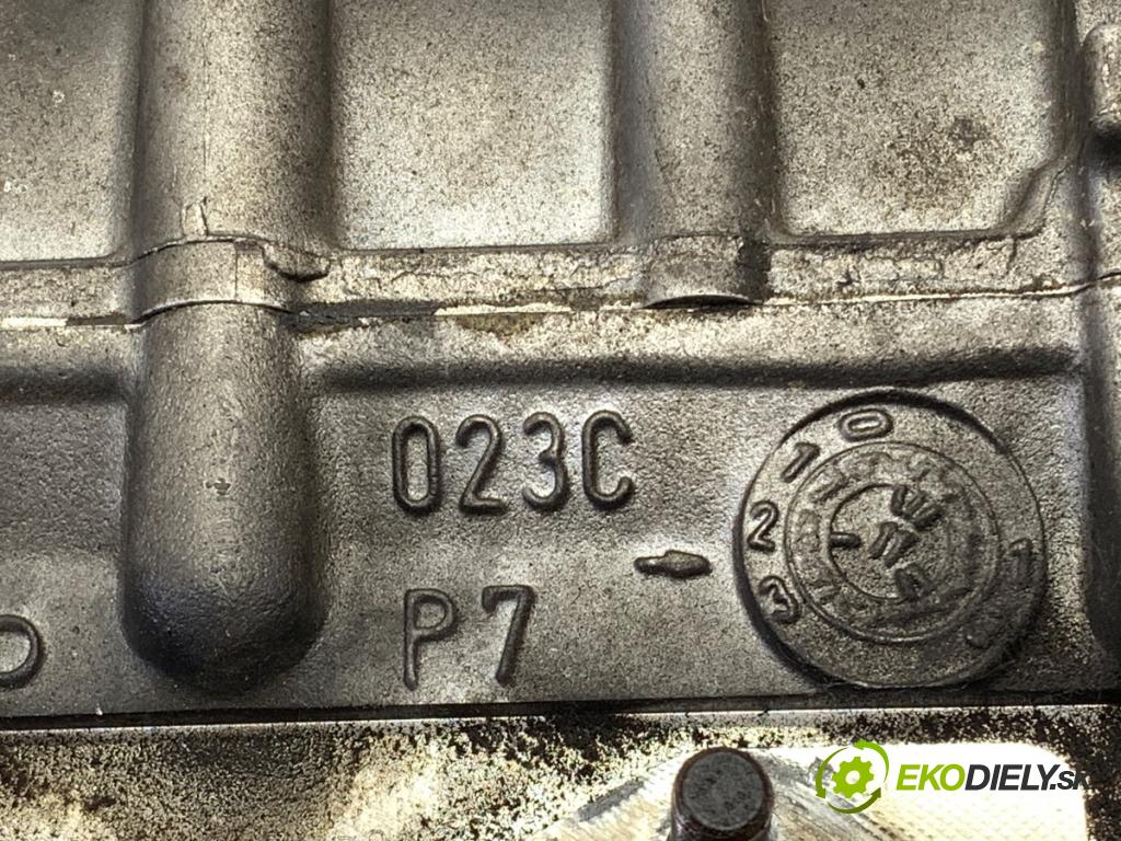 VW POLO V liftback 2013 44 kW 1.2 1198 hlava válců 03E103373E (Hlava válců)