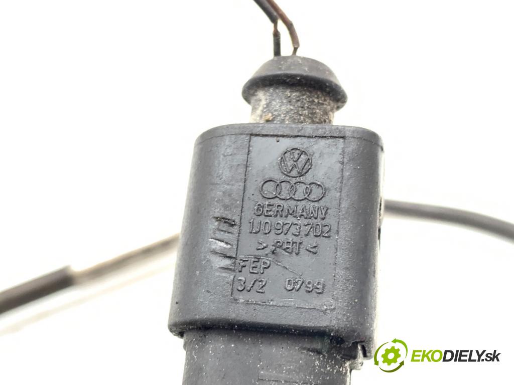 AUDI A6 C6 sedan 2004 165 kW 3.0 TDI quattro 2967 Snímač teploty spalín 059906088A (Snímač)