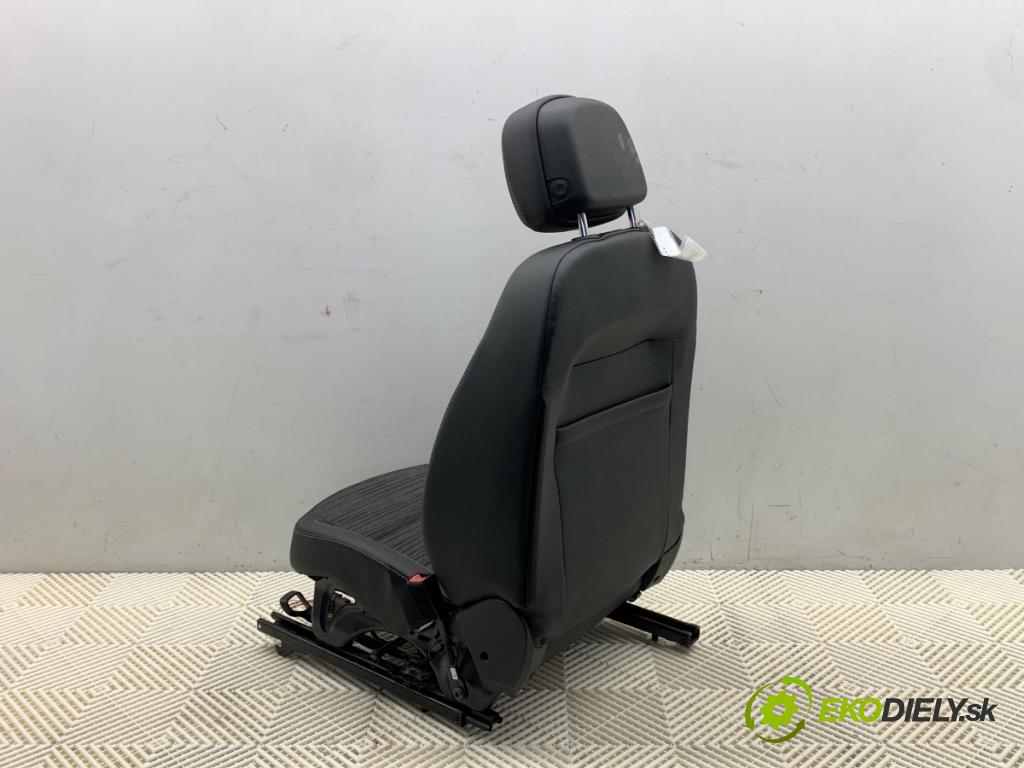 OPEL ASTRA J liftback 2015 74 kW 1.4 (68) 1398 Sedadlo pravy predný