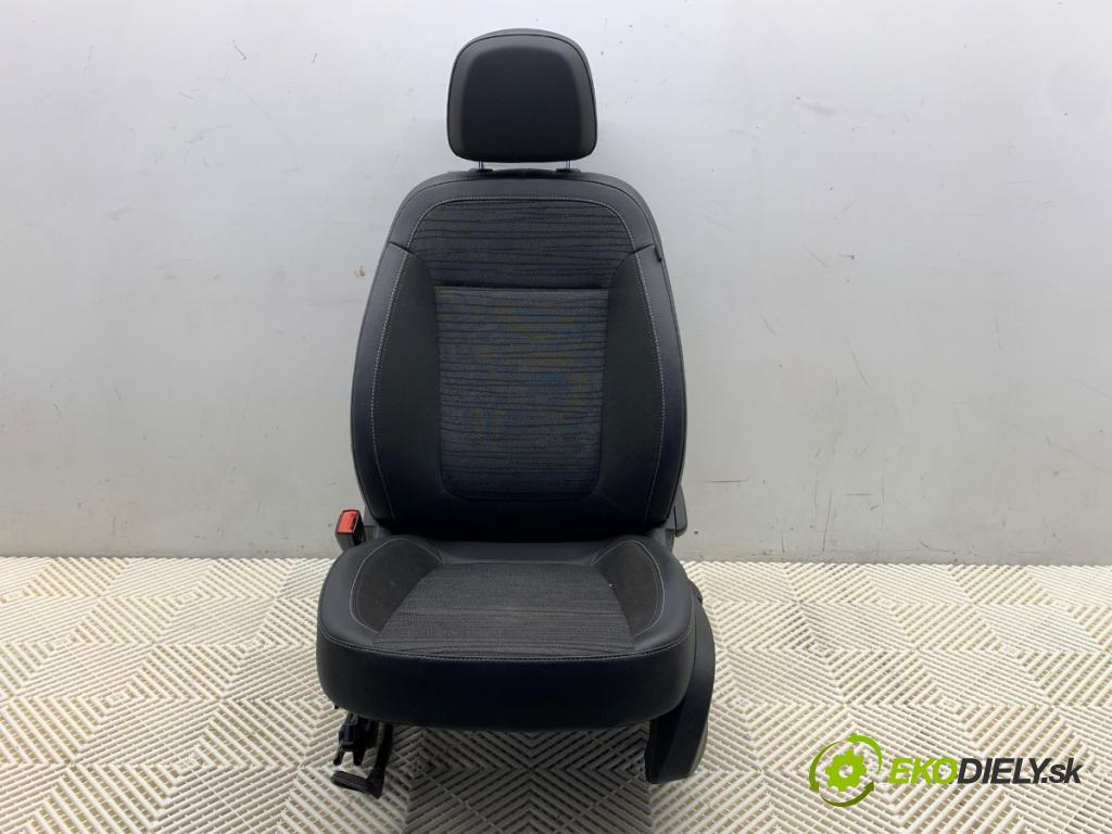 OPEL ASTRA J liftback 2015 74 kW 1.4 (68) 1398 Sedadlo ľavy predný 