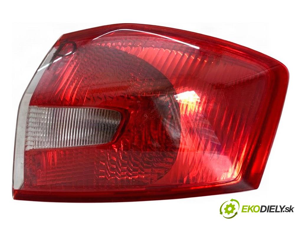 FORD KUGA I SUV 2010 103 kW 2.0 TDCi 1997 Svetlo pravy zad 8V41-13404-AH