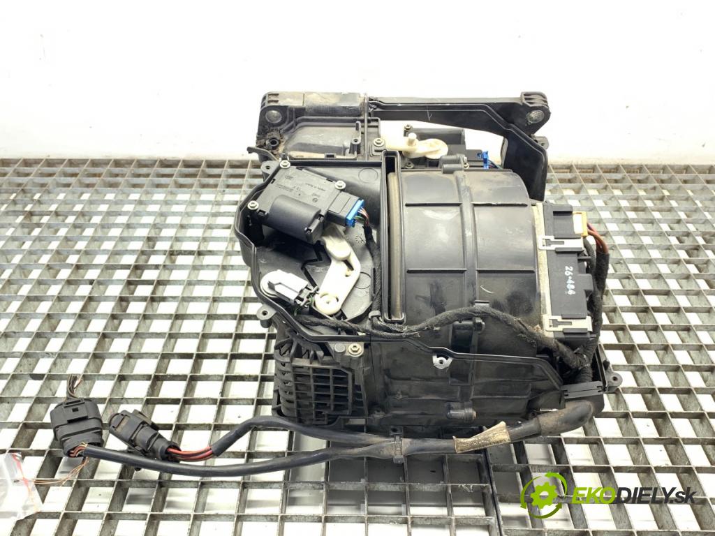 AUDI A6 C6 sedan 2004 165 kW 3.0 TDI quattro 2967 topení 4F0820521