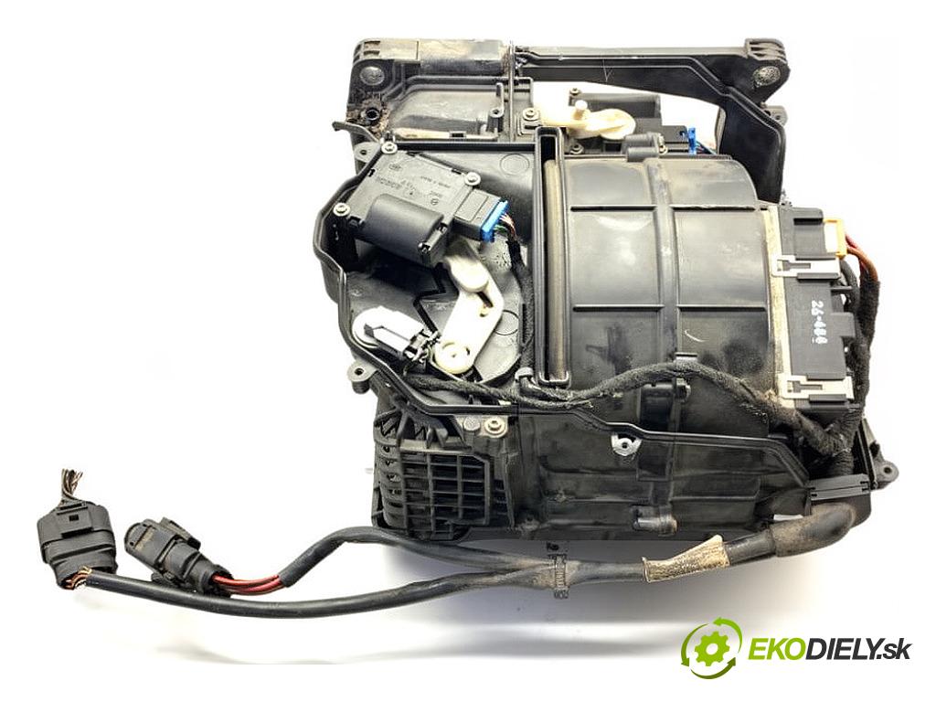 AUDI A6 C6 sedan 2004 165 kW 3.0 TDI quattro 2967 ventilátor kúrenia 4F0820521