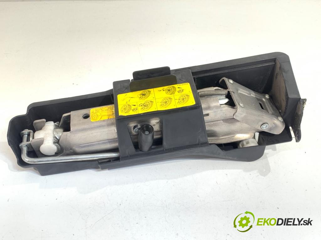 AUDI A6 C6 sedan 2008 125 kW 2.0 TFSI 1984 ZVEDÁK: - mechanismus 4F0011031