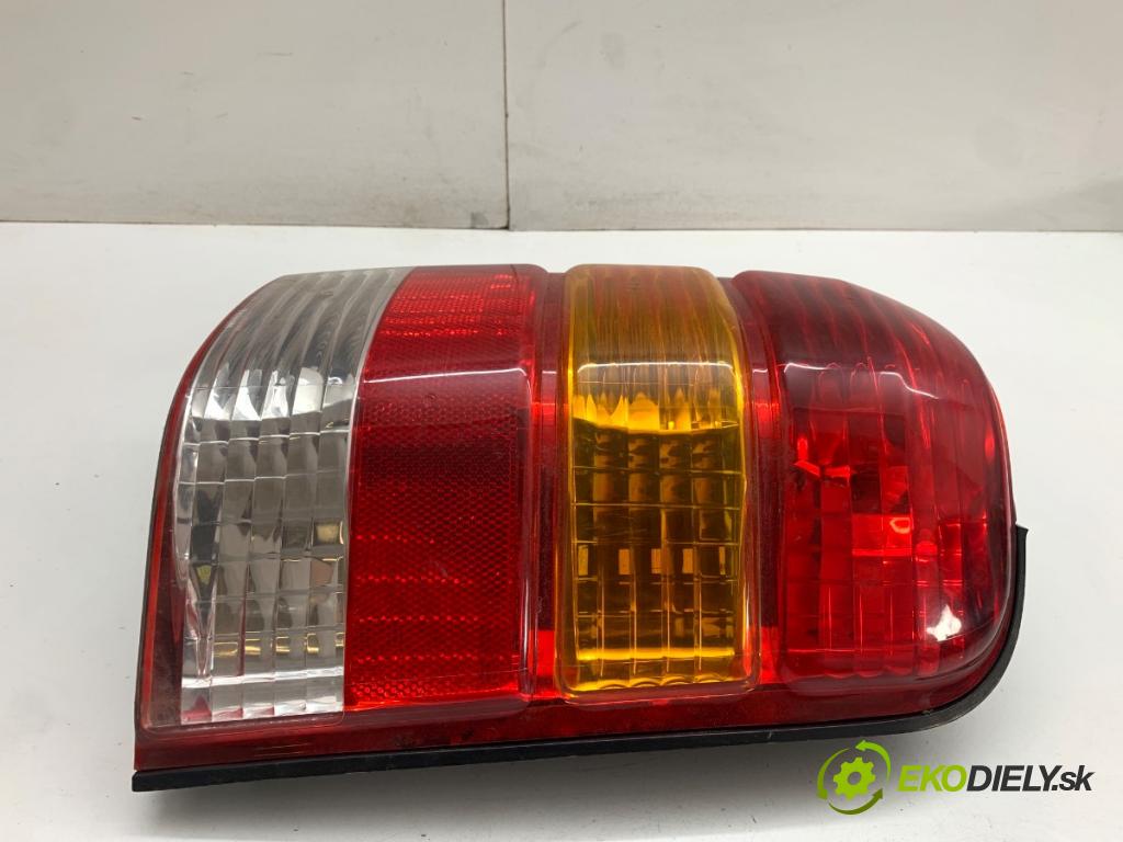 FORD USA ESCAPE I SUV 2002 91 kW 2.0 1988 Svetlo pravy zad