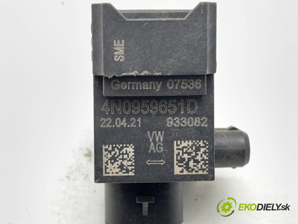AUDI Q5 FY SUV 2021 195 kW 45 TFSI Mild Hybrid quattro 1984 snímač nárazu 4N0959651D (Snímač nárazu)