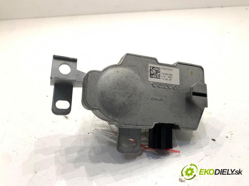 VOLVO C30 liftback 2007 100 kW 2.0 D 1998 blokáda volantu 30776153 (Řízení ostatní)