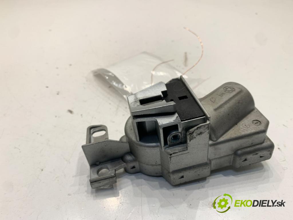 VOLVO C30 liftback 2007 100 kW 2.0 D 1998 blokáda volantu 30776153 (Řízení ostatní)