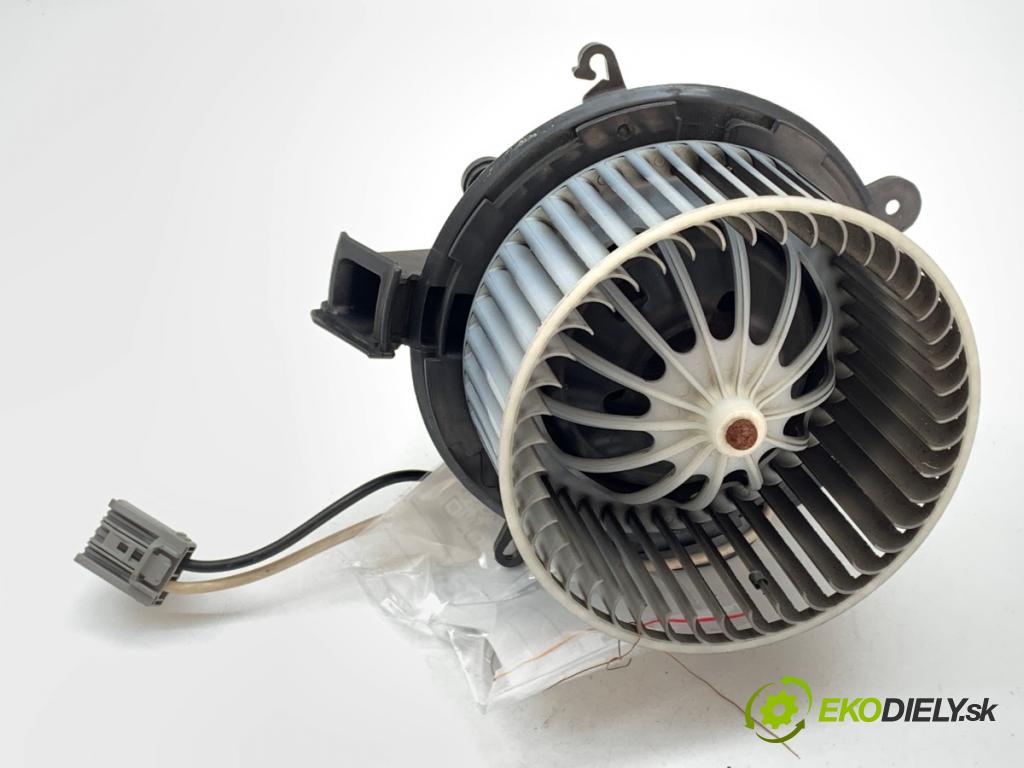 OPEL ASTRA J liftback 2015 74 kW 1.4 (68) 1398 ventilátor kúrenia 25020140