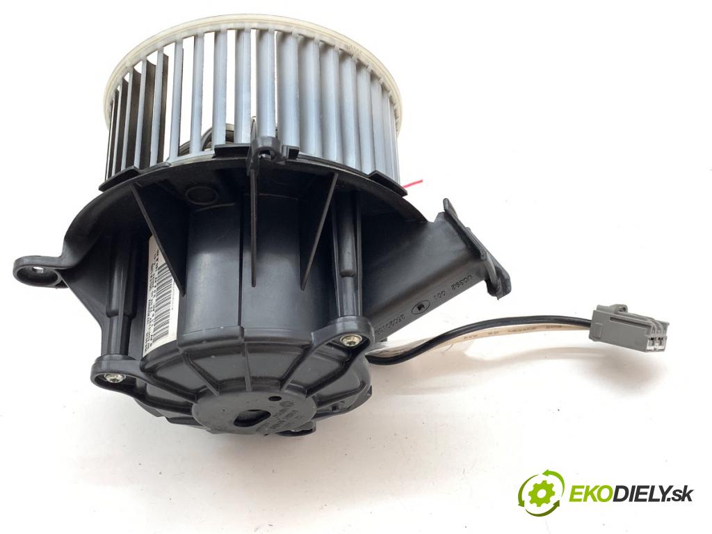 OPEL ASTRA J liftback 2015 74 kW 1.4 (68) 1398 ventilátor kúrenia 25020140