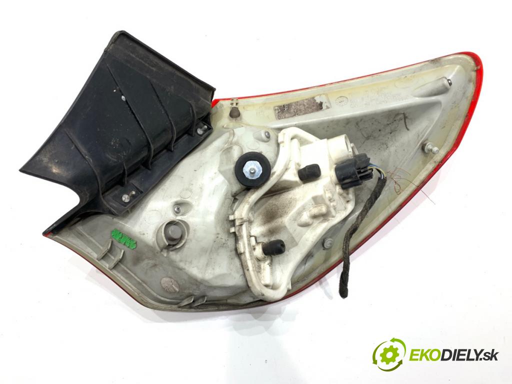OPEL ASTRA J liftback 2015 74 kW 1.4 (68) 1398 Svetlo ľavy zad