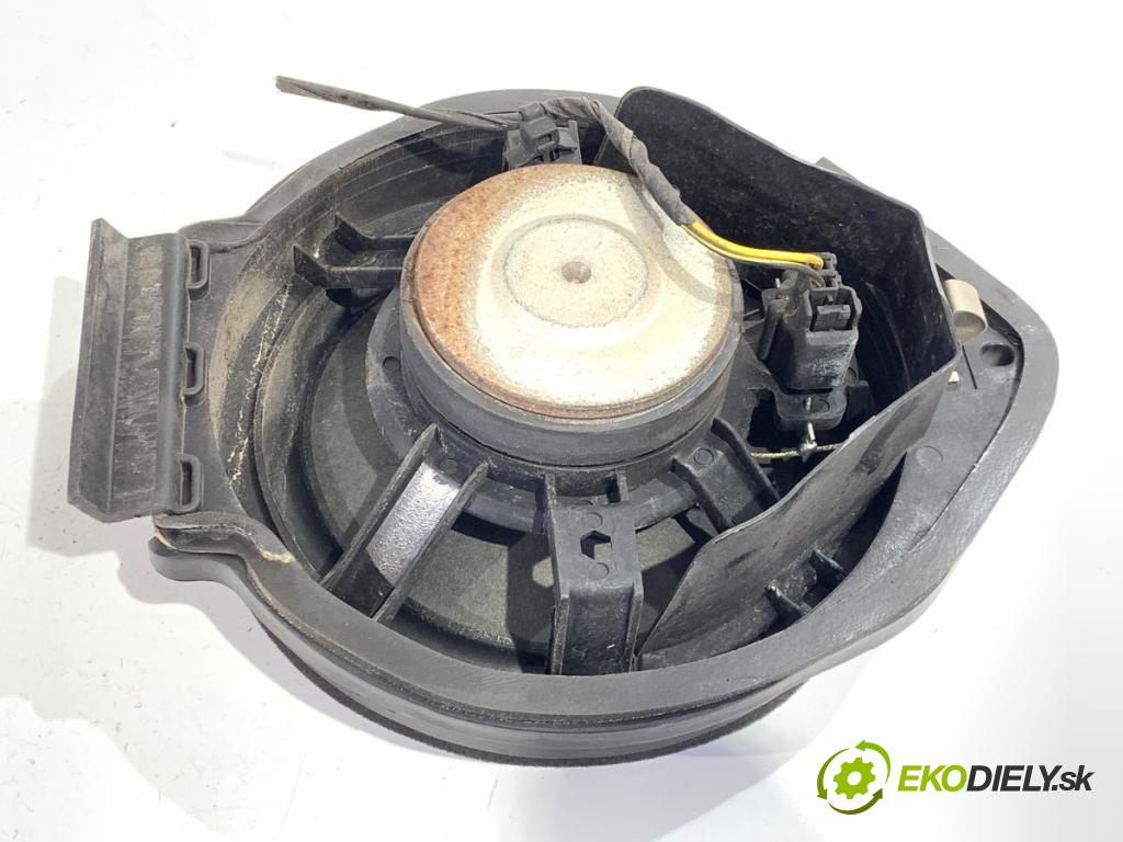 OPEL ASTRA J liftback 2015 74 kW 1.4 (68) 1398 reproduktory predný