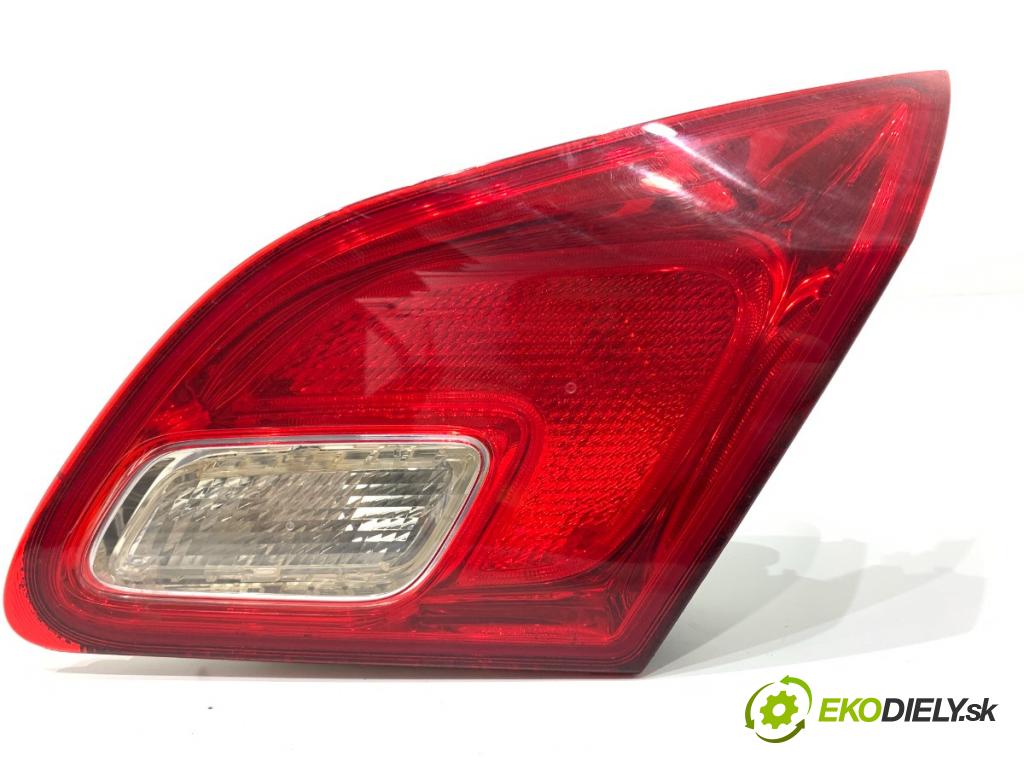 OPEL ASTRA J liftback 2015 74 kW 1.4 (68) 1398 Svetlo pravy zad vnútorná 13358076
