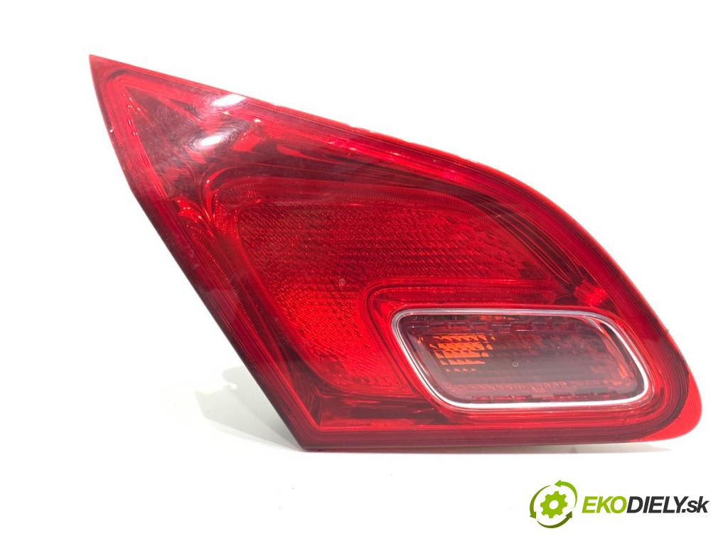 OPEL ASTRA J liftback 2015 74 kW 1.4 (68) 1398 Svetlo ľavy zad vnútorná 13358075