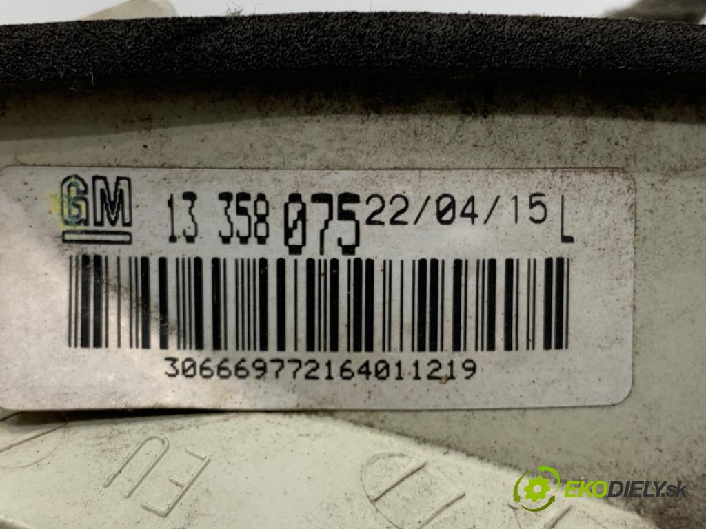 OPEL ASTRA J liftback 2015 74 kW 1.4 (68) 1398 Svetlo ľavy zad vnútorná 13358075