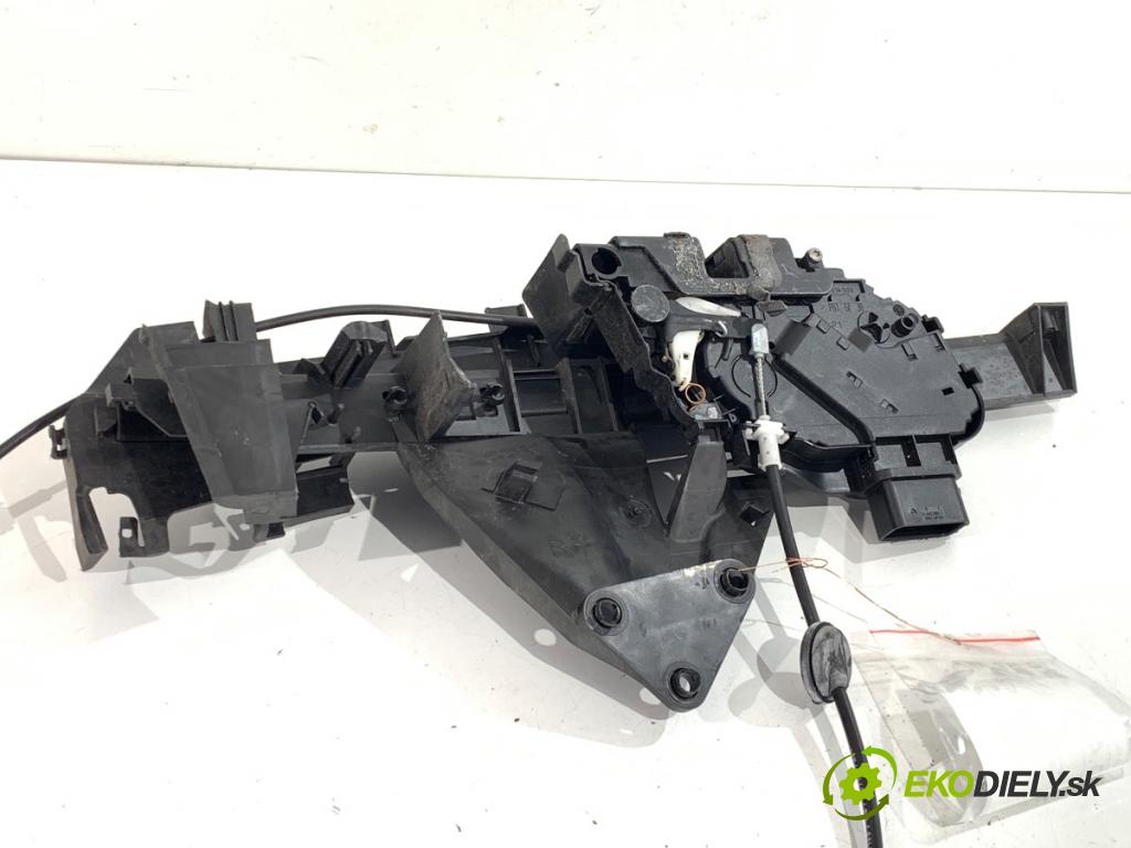 FORD KUGA I SUV 2010 103 kW 2.0 TDCi 1997 zámok Dvere pravy predný 8V4A-S21812-CA