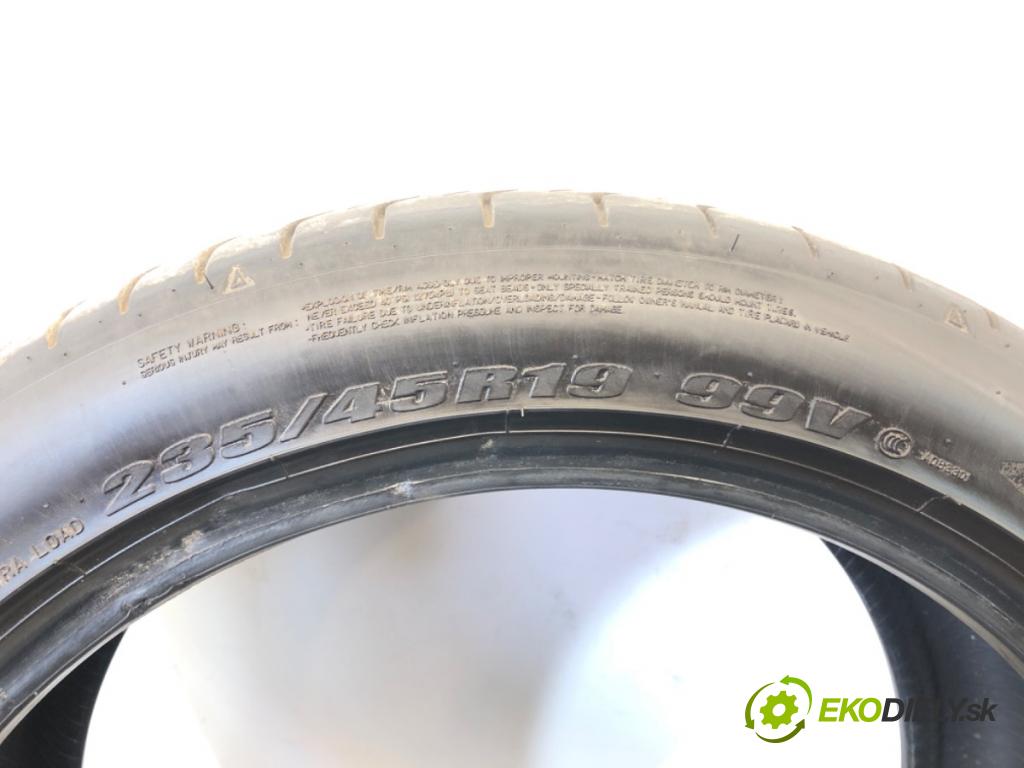 --- --- PNEUMATIKY: 2X 235/45 19" DUNLOP