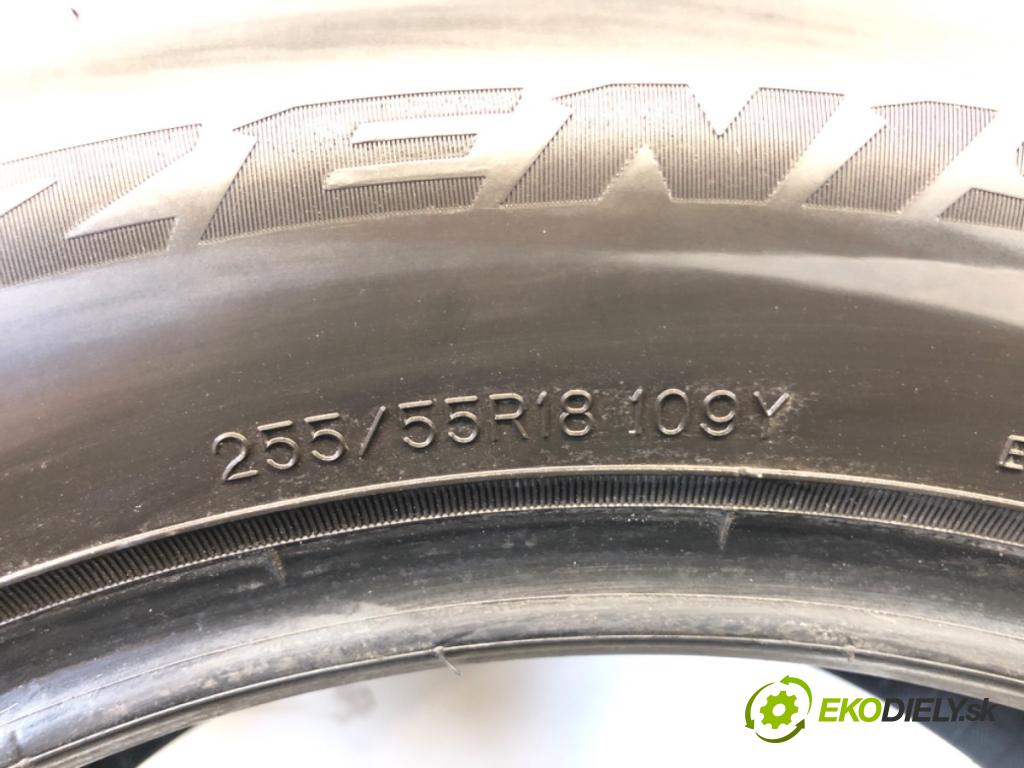 --- ---      PNEUMATIKY: 2X 255/55 18" FALKEN: