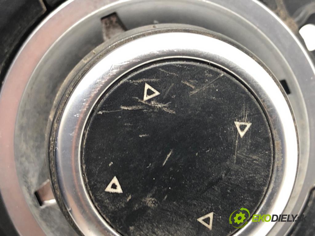 BMW E91 Kombi 2010 180 kW 330 d xDrive 2993 Panel ovládaní navigace 9205177