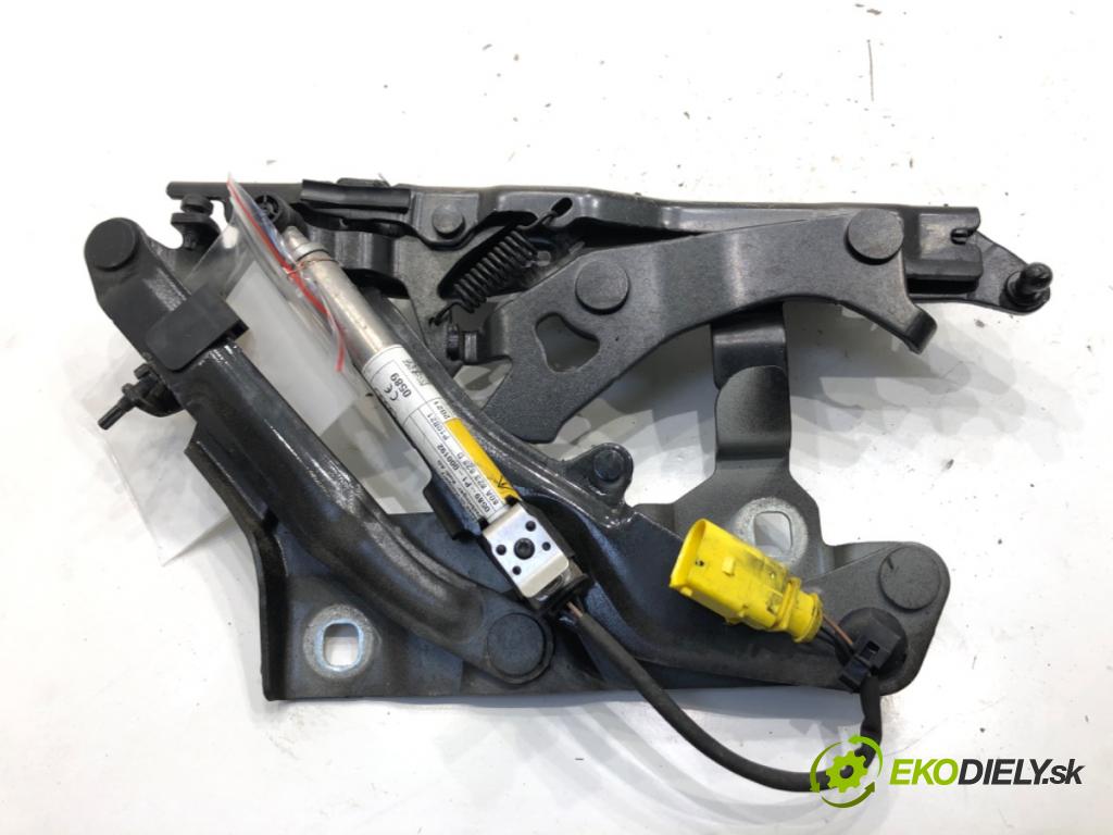 AUDI Q5 FY SUV 2021 195 kW 45 TFSI Mild Hybrid quattro 1984 závěs kapoty pravý přední část 80A823302D