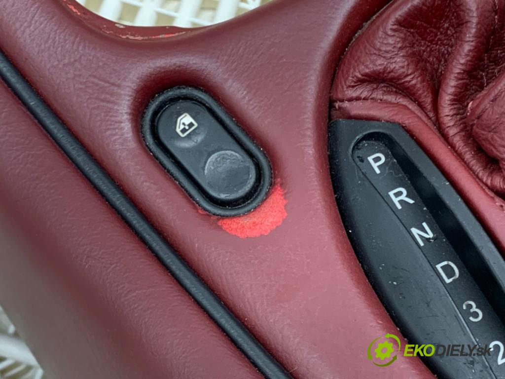 MASERATI 3200 GT coupe 2000 271 kW 3.2 Biturbo V8 32V 3217 palubní doska  (Palubní deska)