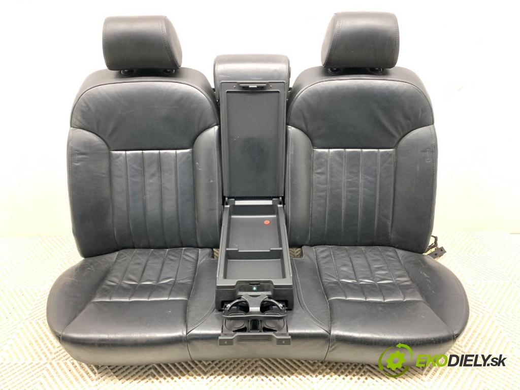 AUDI A8 D3 sedan 2002 246 kW 4.2 quattro 4172 Sedadlo druhý rad
