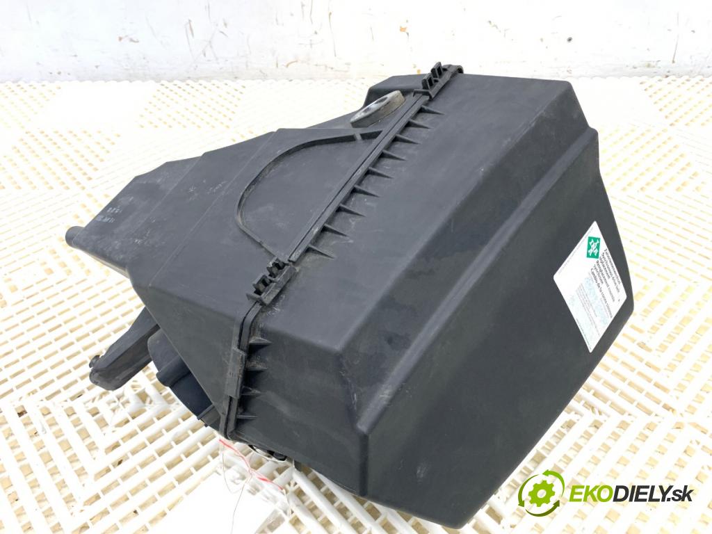 AUDI A6 C6 sedan 2008 125 kW 2.0 TFSI 1984 obal filtra vzduchu 4F0133835M (Kryt vzduchového filtru)