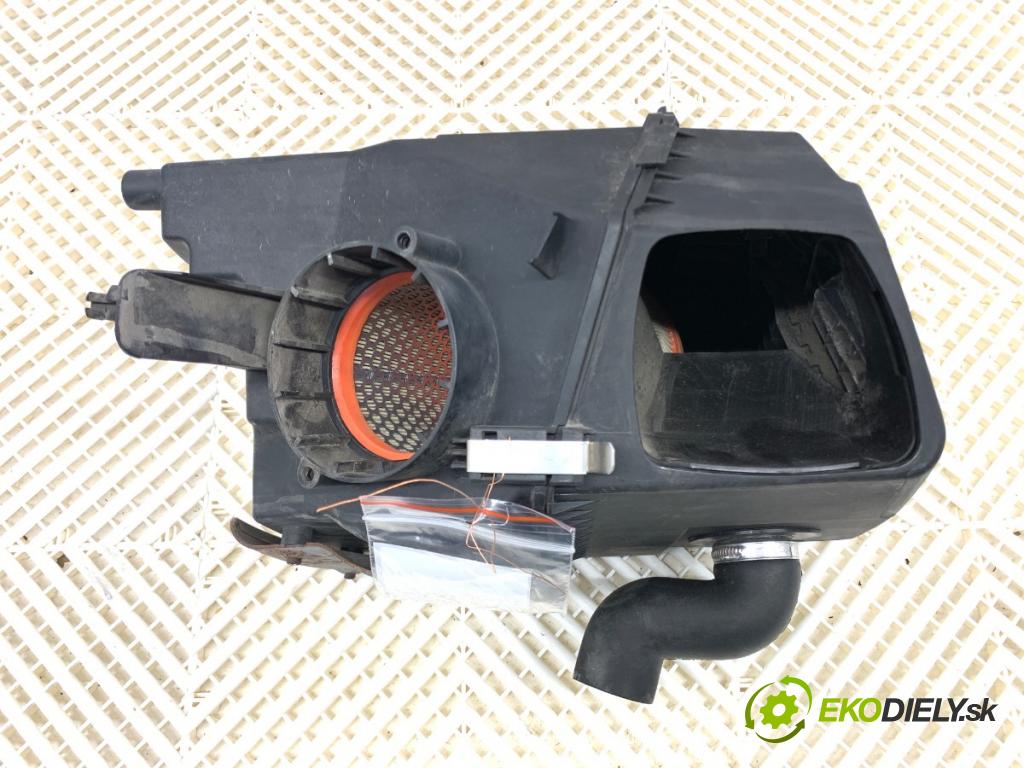 AUDI A6 C6 sedan 2008 125 kW 2.0 TFSI 1984 obal filtra vzduchu 4F0133835M (Kryt vzduchového filtru)