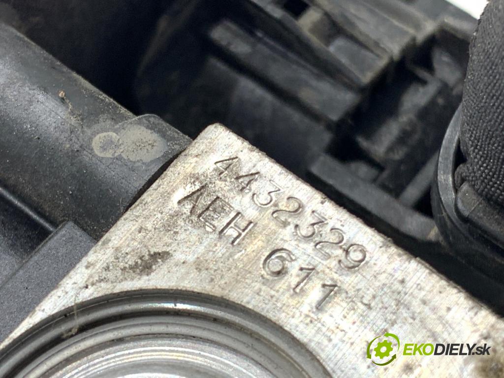 AUDI A6 C6 sedan 2008 125 kW 2.0 TFSI 1984 pumpa ABS 4F0910517AC (Pumpa ABS)
