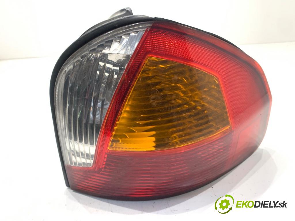 HYUNDAI SANTE FE I SUV 2002 83 kW 2.0 CRDi 4x4 1991 Svetlo pravy zad 