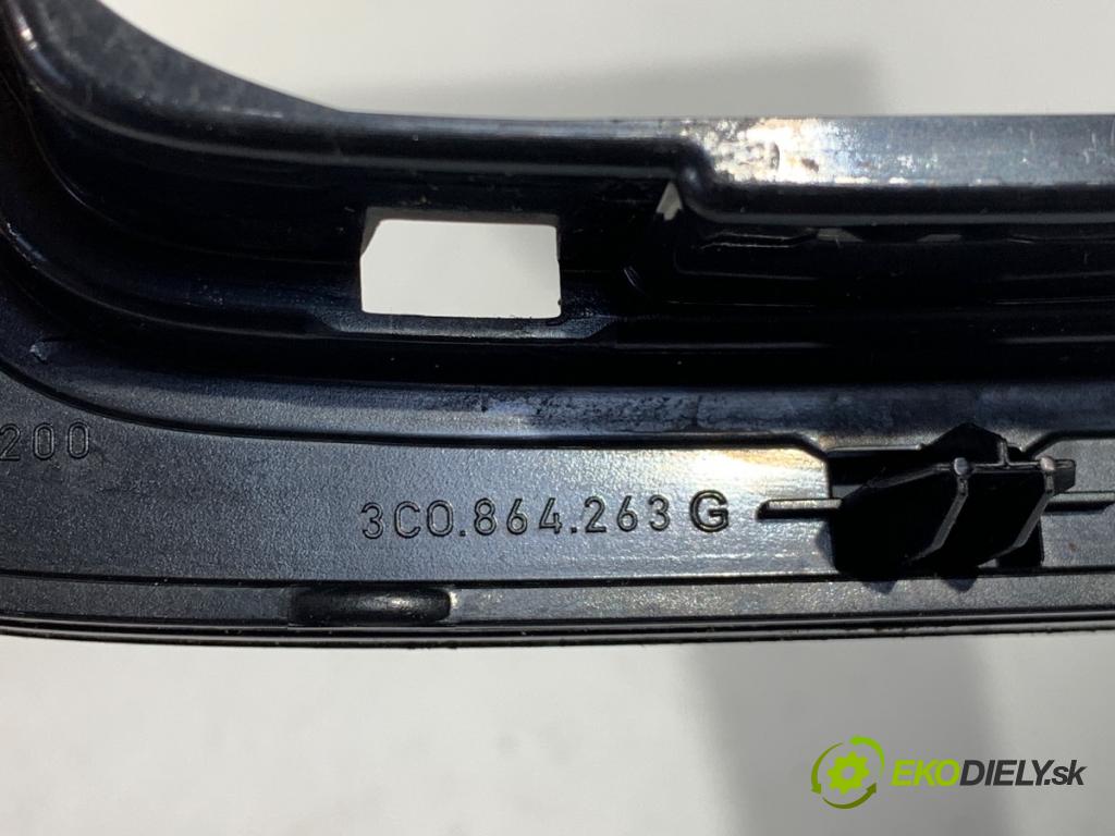 VW PASSAT CC B6 coupe 2010 147 kW 2.0 TFSI 1984 lišty kryt 3C8858366F (Lišta)