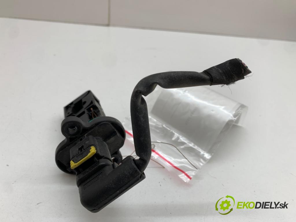 OPEL ASTRA J liftback 2015 74 kW 1.4 (68) 1398 váha vzduchu 13301682 (Snímač hmotnosti vzduchu)