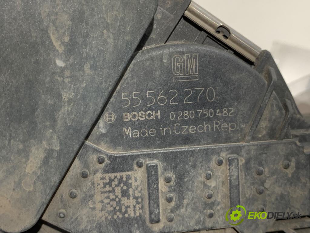 OPEL ASTRA J liftback 2015 74 kW 1.4 (68) 1398 Škrtiaca klapka 55562270 (Škrtiaca klapka)