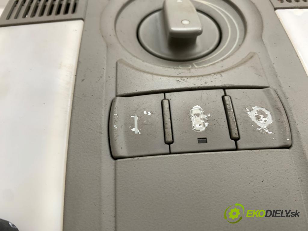 AUDI A8 D3 sedan 2002 246 kW 4.2 quattro 4172 světlo stropní přepínač střešního okna 4E0947097A