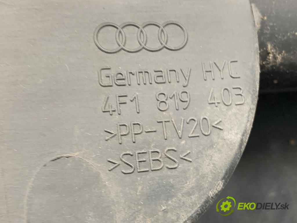 AUDI A6 C6 sedan 2008 125 kW 2.0 TFSI 1984 torpédo plast pod čelní okno 4F1819403