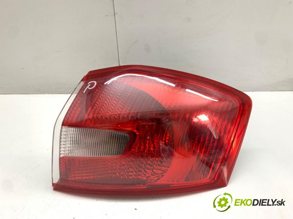 FORD KUGA I SUV 2011 103 kW 2.0 TDCi 4x4 1997 Svetlo pravy zad 