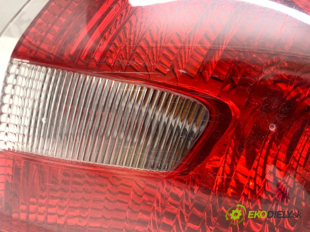 FORD KUGA I SUV 2011 103 kW 2.0 TDCi 4x4 1997 Svetlo pravy zad