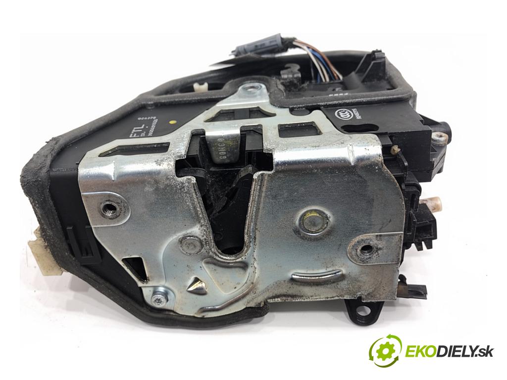 BMW E91 Kombi 2010 180 kW 330 d xDrive 2993 zámok dveře levý přední část 7229471